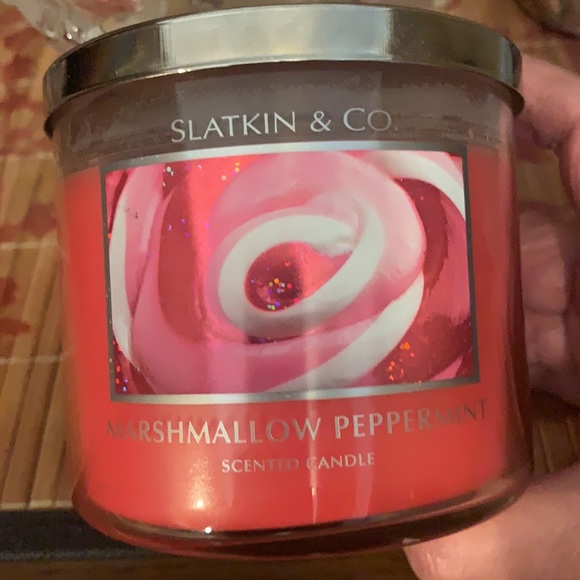 Slatkin & Co Marshmallow Peppermint 3 wick candle 14.5 oz - Picture 4 of 4